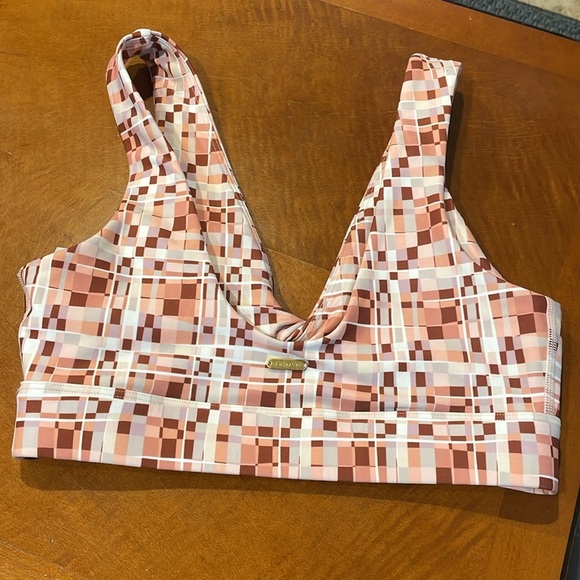 L*Space do the twist sports bra - Picture 2 of 5